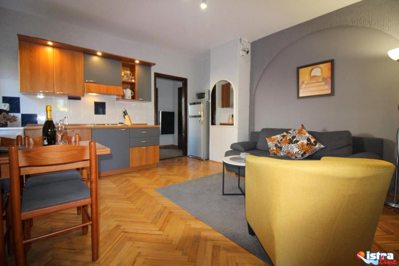 Dr. Igda Apartments Пореч Екстериор снимка